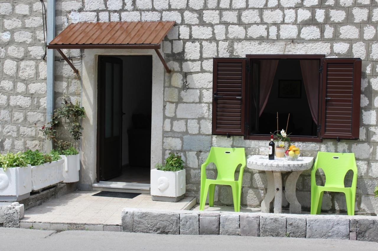 Mare E Montagna Apartman Kotor Kültér fotó