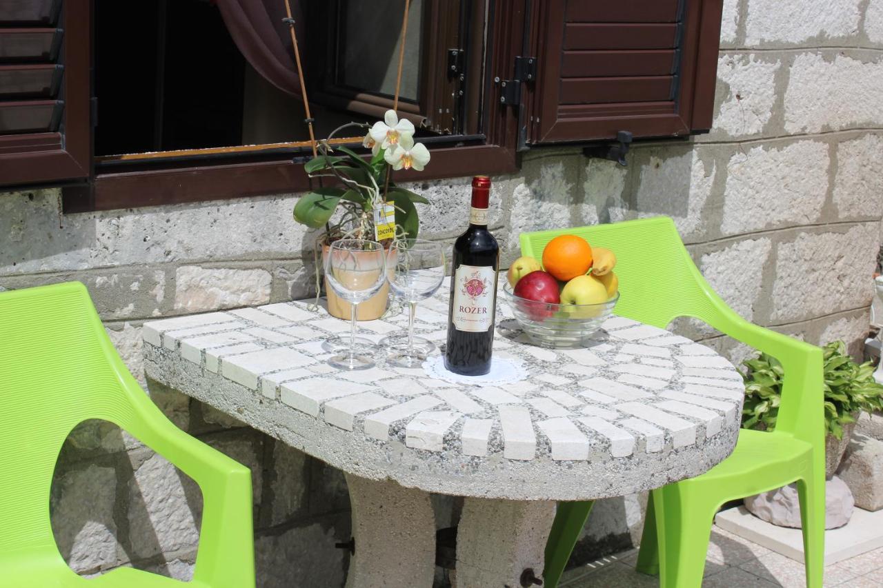 Mare E Montagna Apartman Kotor Kültér fotó
